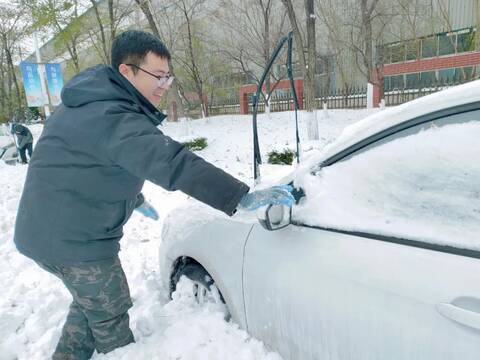 辽宁天元航材下雪2