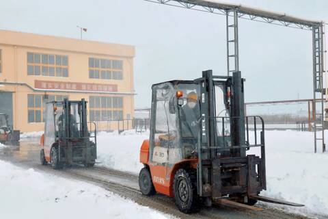 辽宁天元航材下雪11